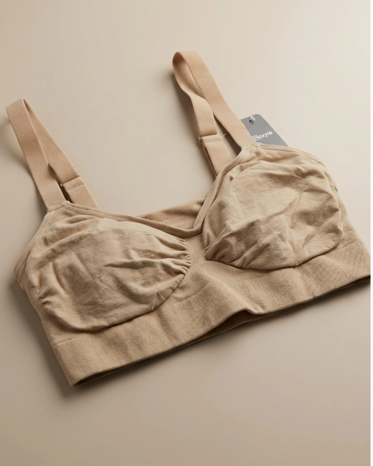 Luma Contour BH — close-up van zachte stof en stiksels